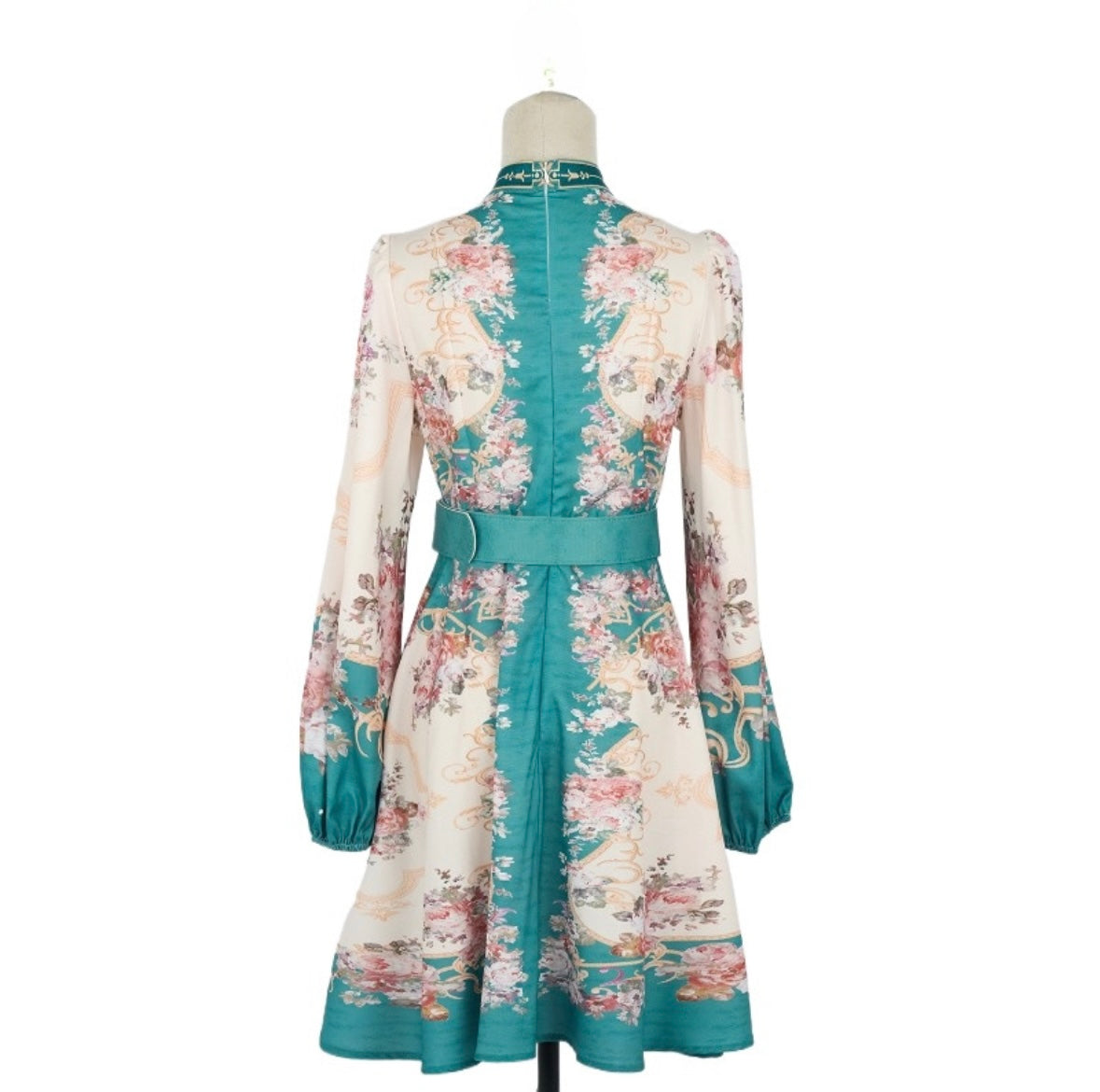 Boho-Chic Blumenkleid mit Gürtel