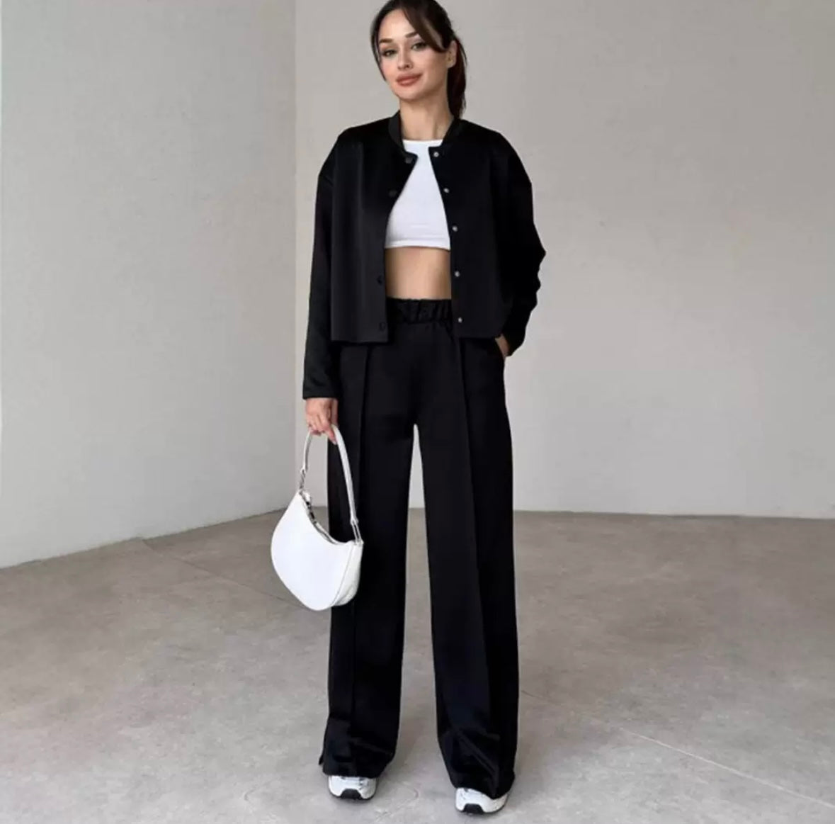 2-Teiler Set:Cropped Jacke & Weite Hose – Eleganz trifft Komfort