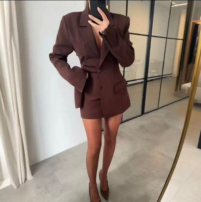 Das Virale feminine Blazer & Skirt Set