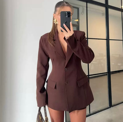 Das Virale feminine Blazer & Skirt Set